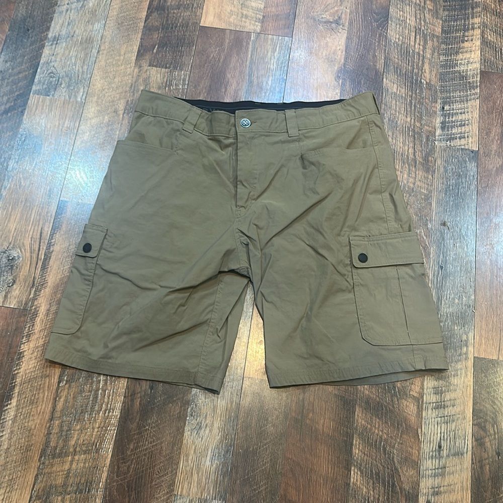 Orvis Cargo Shorts 36 (6000A)